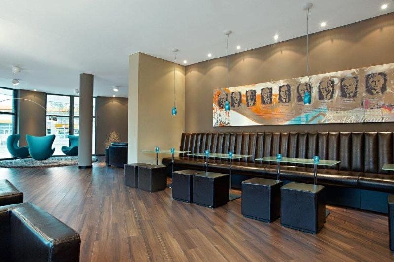 Motel One Berlin-Bellevue 2