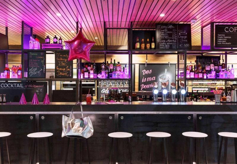 MOXY Vienna Airport 3