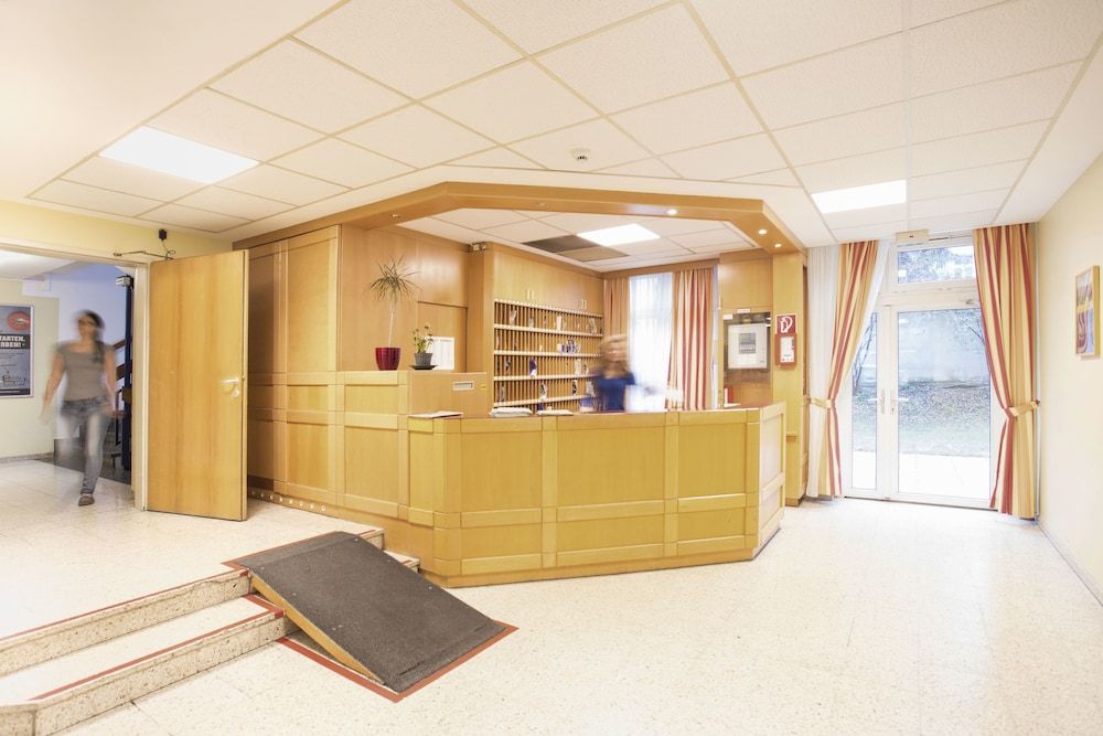 myNext - Westbahnhof Hostel One 2