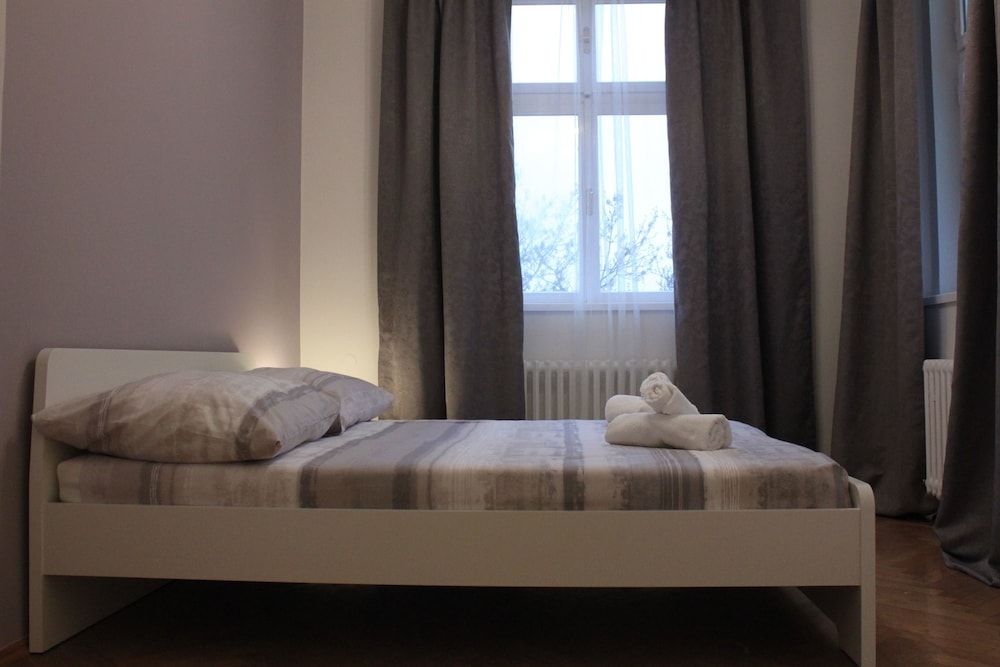 Nejedleho ApartMeet 2 Nejedleho ApartMeet 2