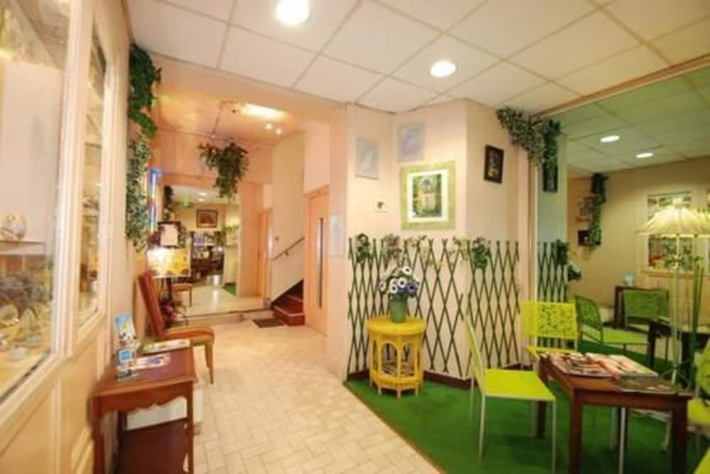 Notre Dame Auxiliatrice 1