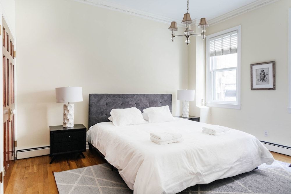 NYC Townhouse & Private Roof Deck 3 NYC Townhouse & Private Roof Deck 3