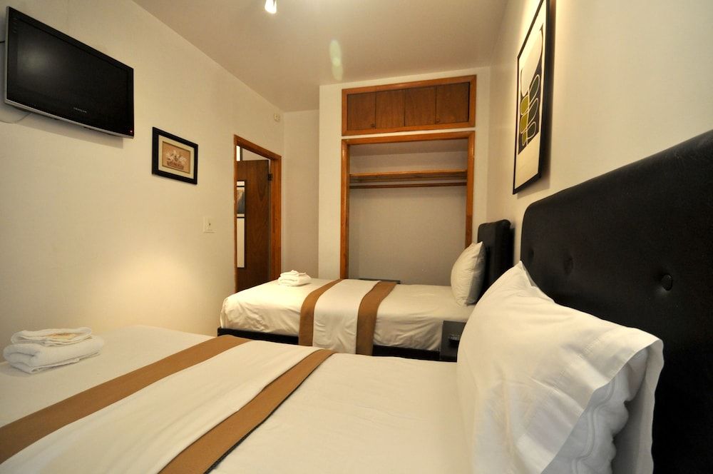 Off Soho Suites Hotel 3