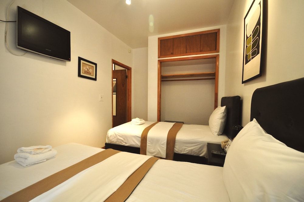 Off Soho Suites Hotel 2