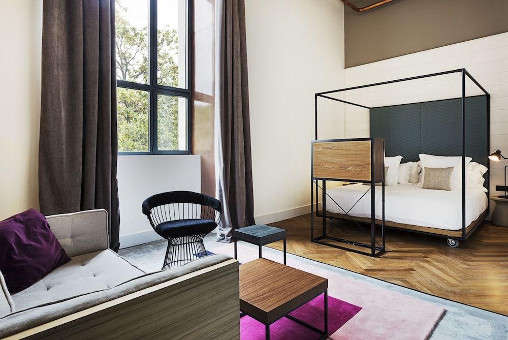 One Shot Tabakalera House 1 One Shot Tabakalera House 1