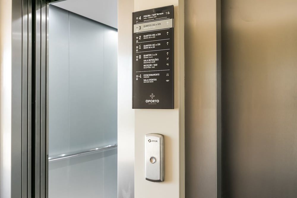 Oporto Airport & Business Hotel 2