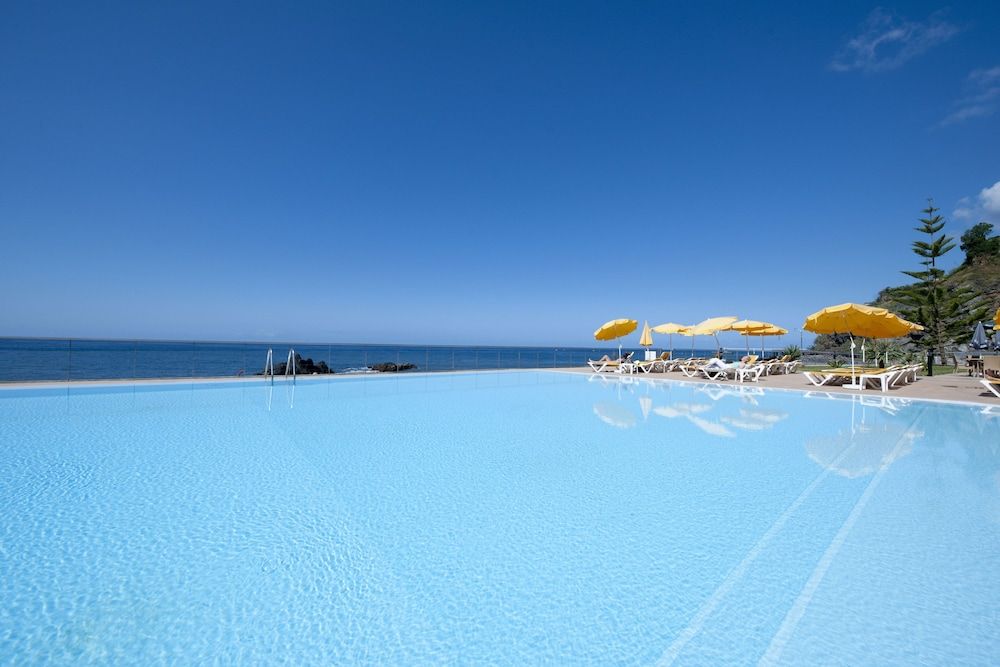 🌸 Fique neste Hotel junto à Praia e Divirta-se na Madeira 🌺