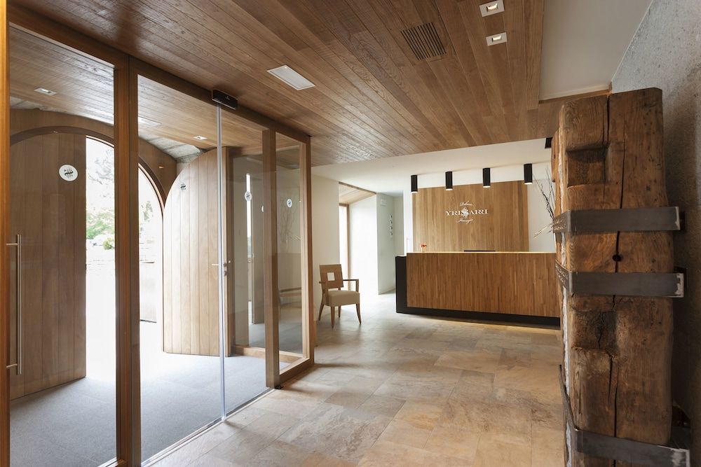 Palacio de Yrisarri by IrriSarri Land 2