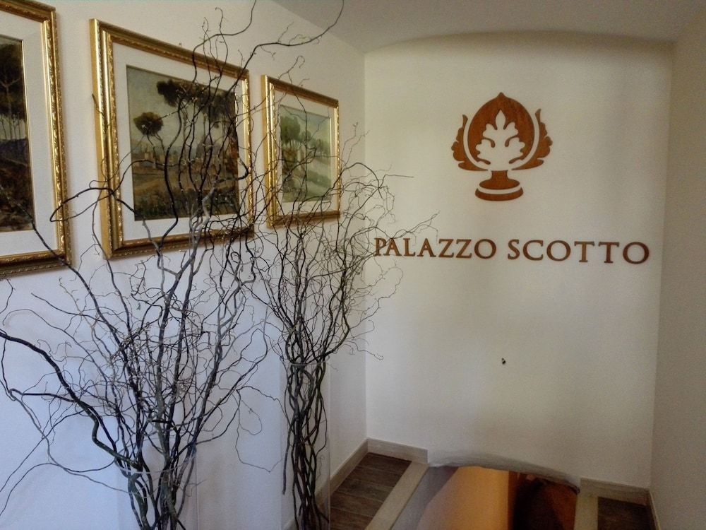 Palazzo Scotto 2