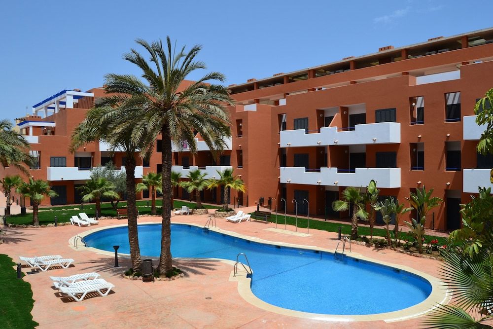 Parque Tropical Aparthotel 1