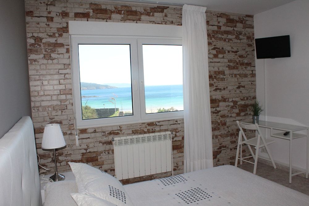 Pensión Playa de Sardiñeiro 1