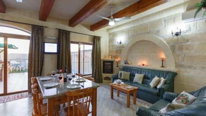 Pergola Farmhouses 2