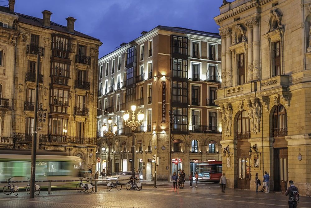 Petit Palace Arana Bilbao 1