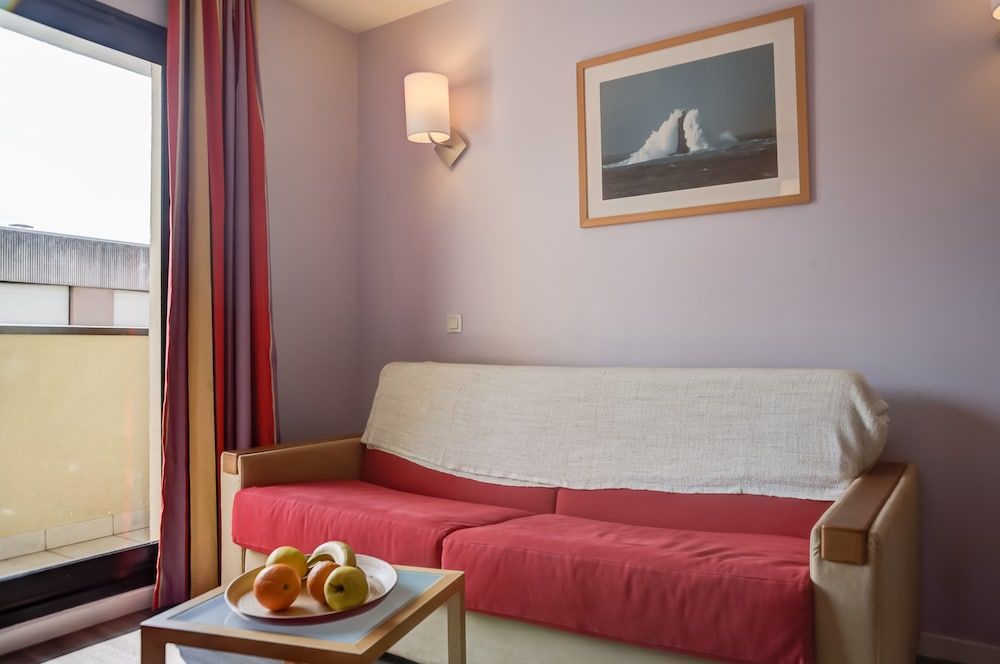 Pierre et Vacances la Rochelle Centre 3