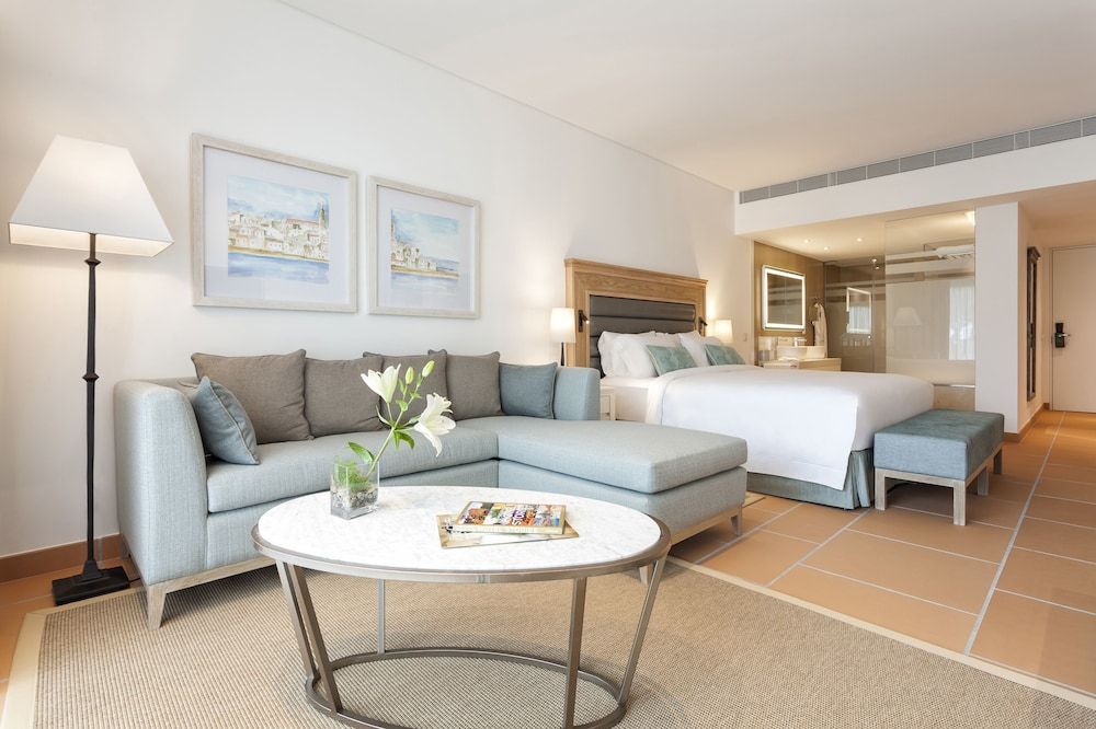 Pine Cliffs Ocean Suites, a Luxury Collection Resort 3