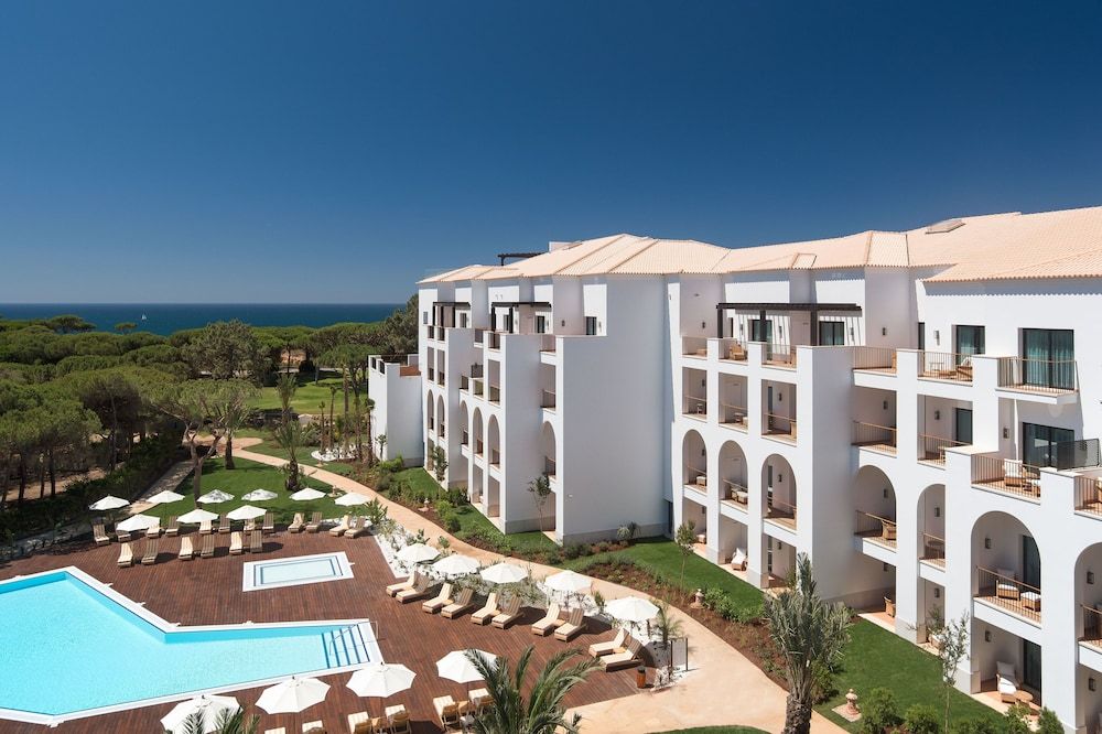 Pine Cliffs Ocean Suites, a Luxury Collection Resort 1