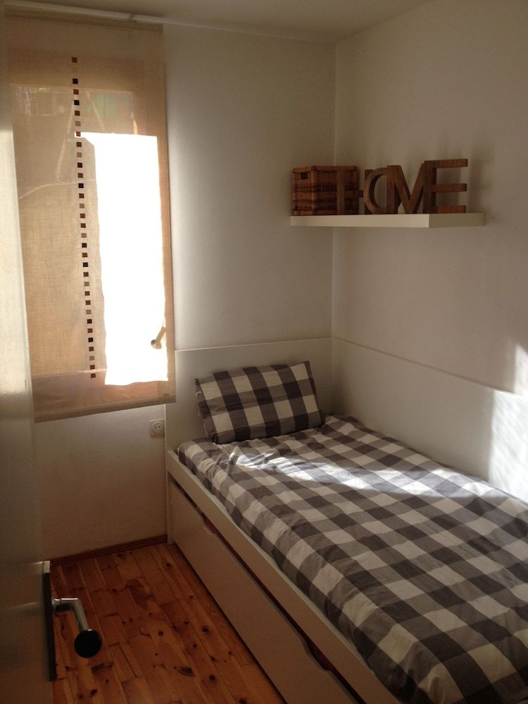 Plaça Vedruna 3 Plaça Vedruna 3