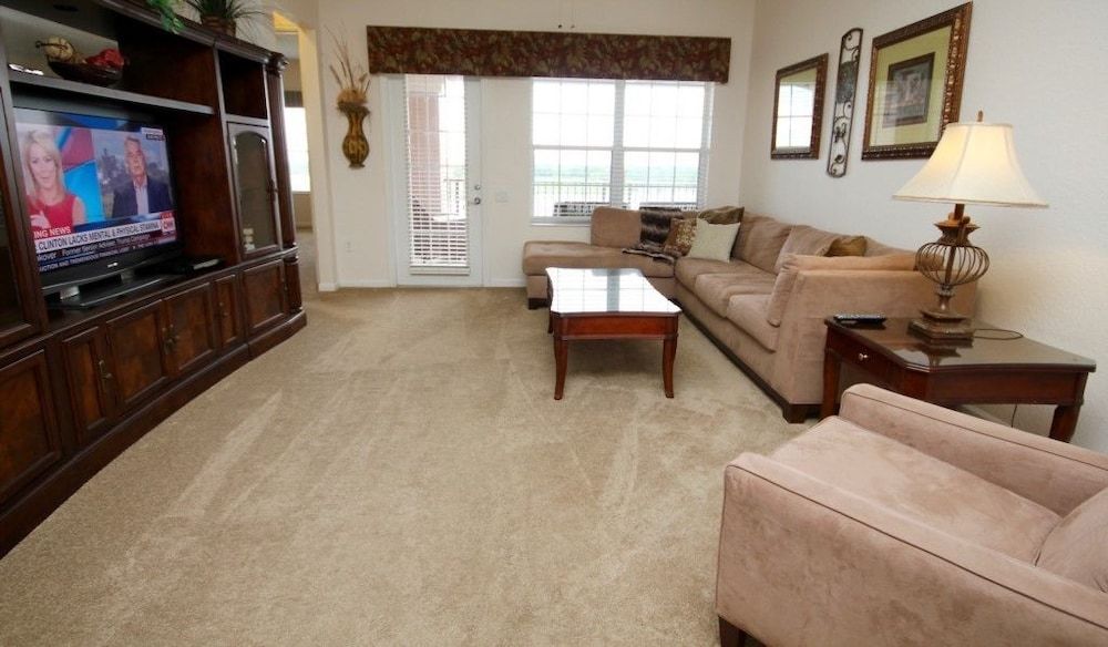 Pool View Penthouse - New! 1