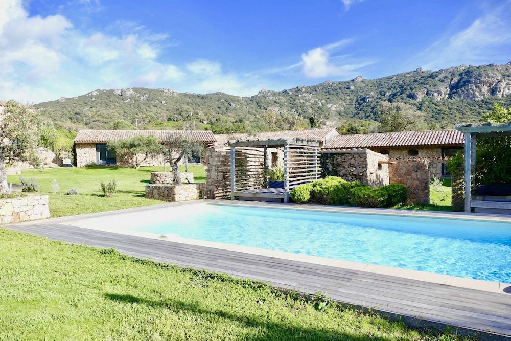 Pozzo di Mastri -1 estrelas em Figari