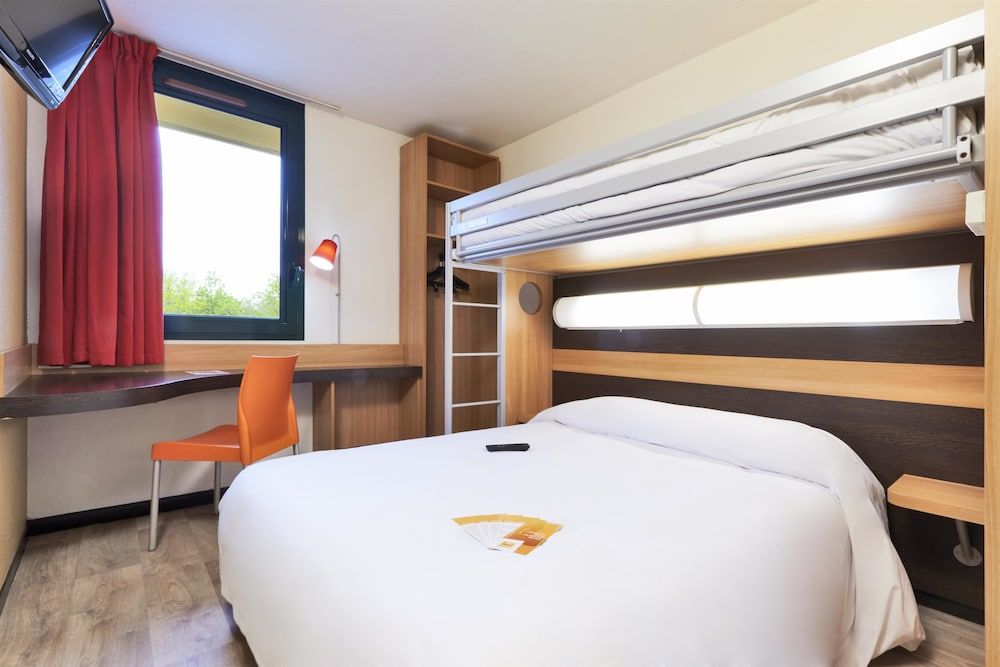 B&B HOTEL Cholet Nord 2 estrelas em Cholet