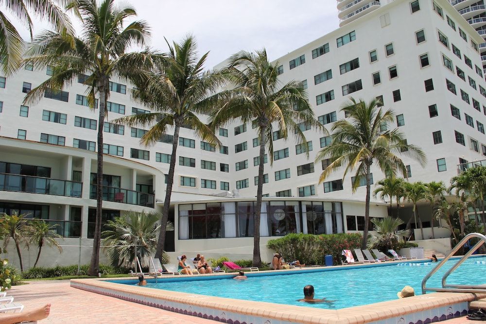 Private Apartments at the Casablanca 1