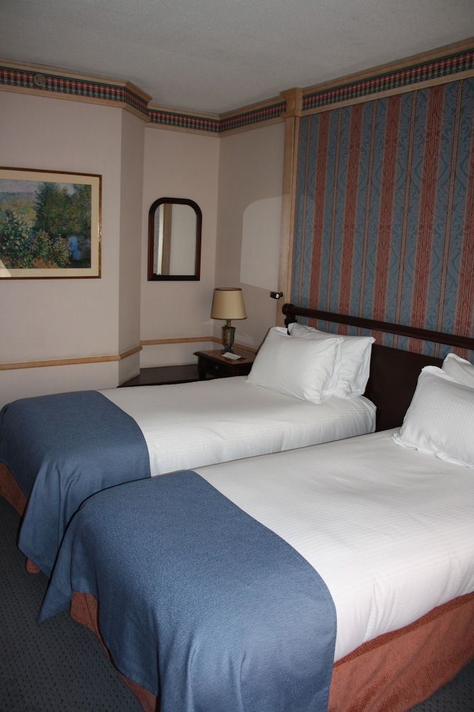 Pullman Madrid Airport & Feria 2 Pullman Madrid Airport & Feria 2