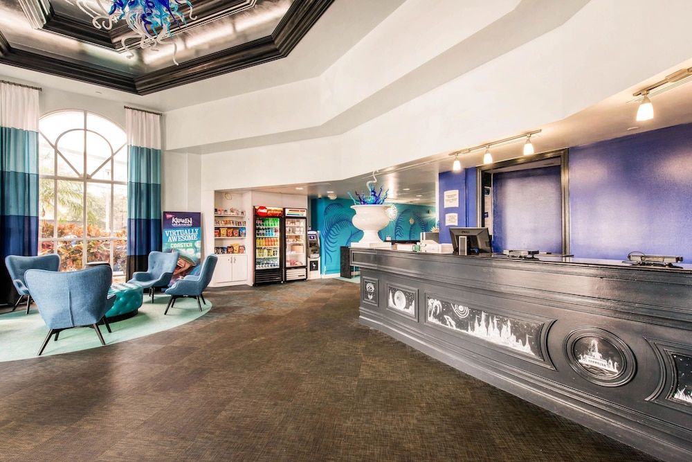 Quality Inn & Suites Near the Theme Parks 2 Quality Inn & Suites Near the Theme Parks 2