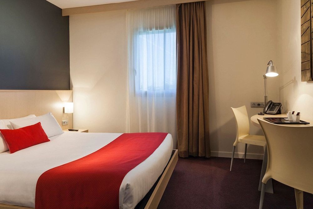 Sure Hotel by Best Western Nantes Beaujoire 2 Sure Hotel by Best Western Nantes Beaujoire 2