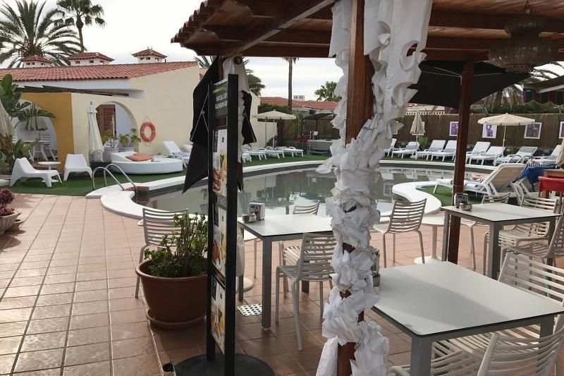 Rainbow Golf Bungalows, Gay Men-only Resort 3 estrelas em San Bartolomé de Tirajana