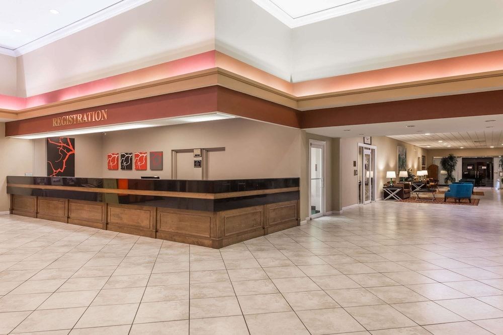 Ramada by Wyndham Kissimmee Gateway 2