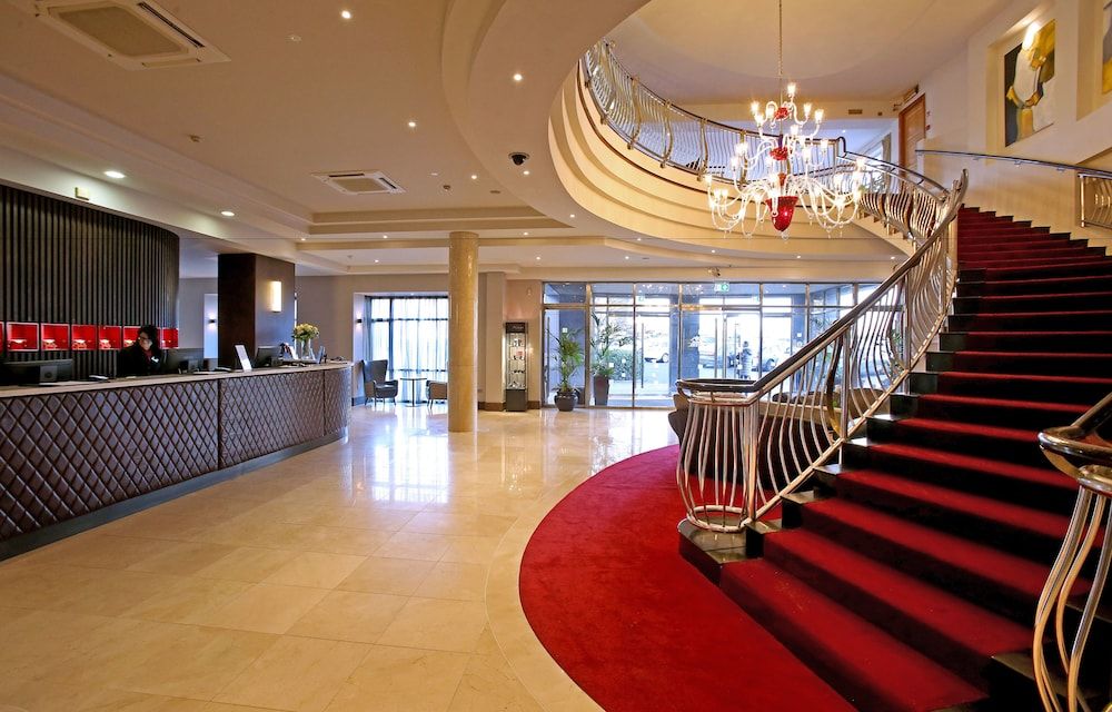 Red Cow Moran Hotel 3