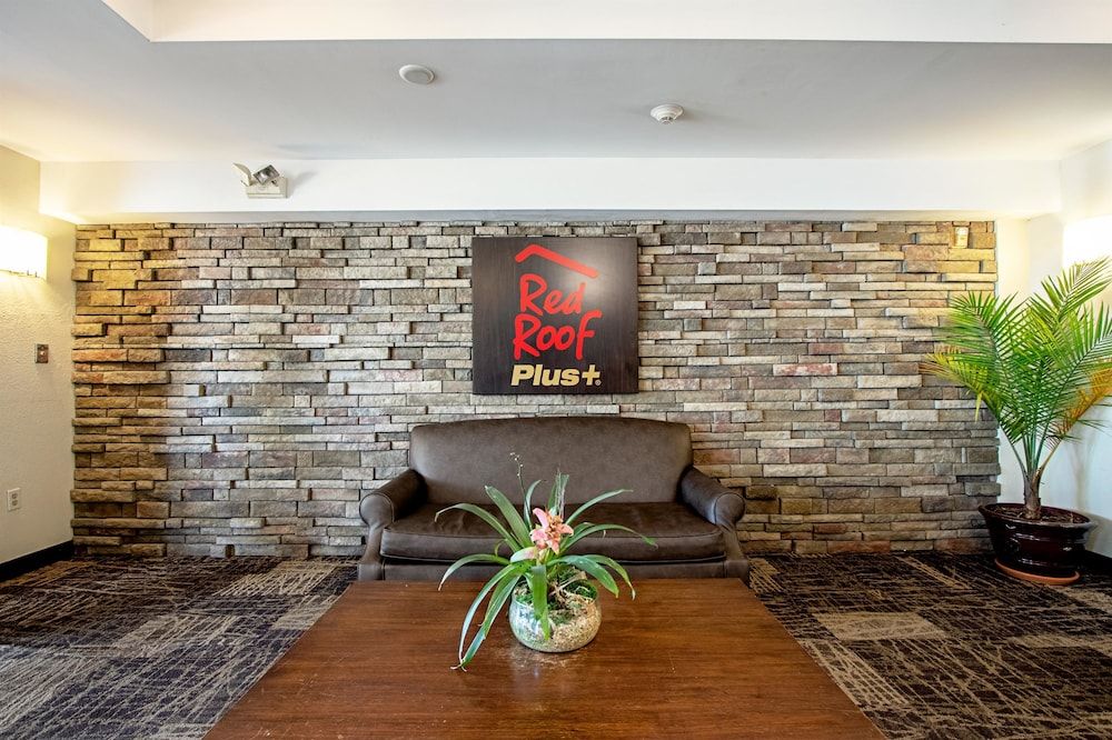 Red Roof Inn PLUS+ Miami Airport 2 Red Roof Inn PLUS+ Miami Airport 2