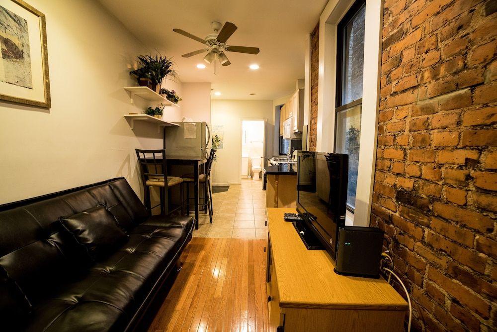 Renovated 2 BR Central Park 3