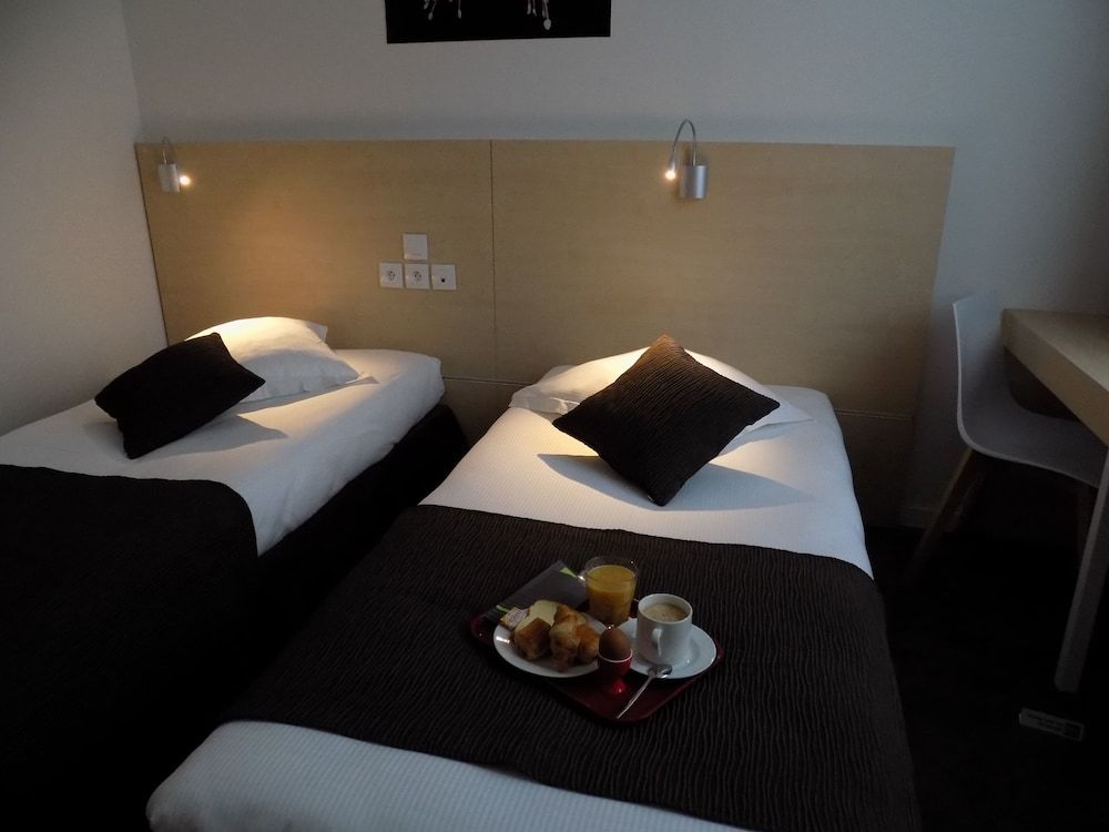 Hotel Paris Saint-Ouen 3