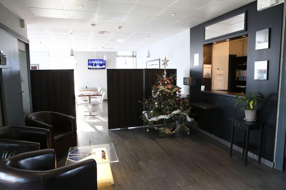 Adonis Paris Sud Apparthôtel Le Fontainebleau 2