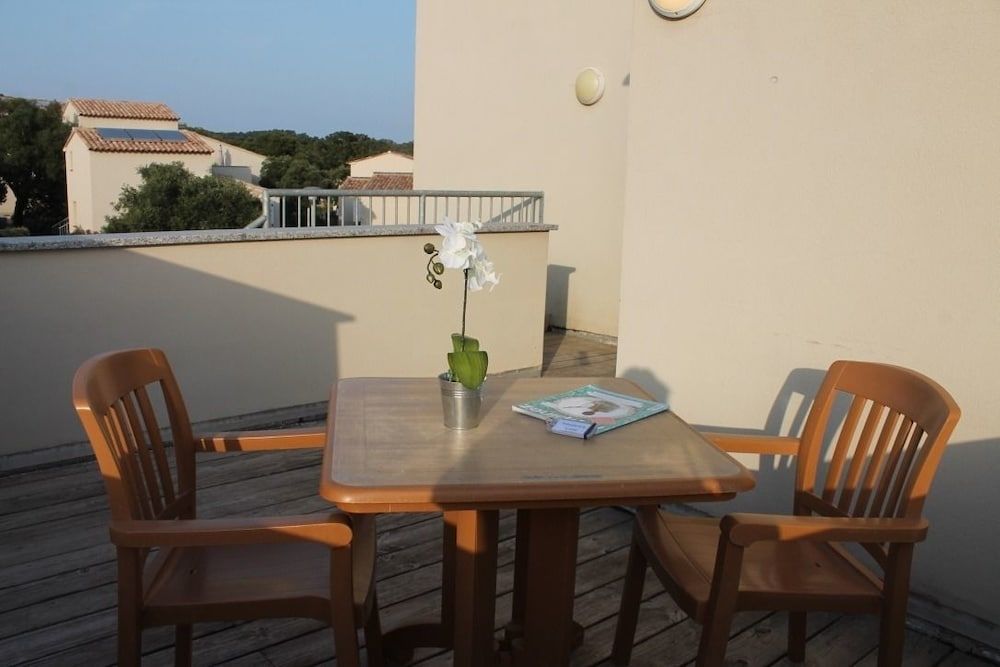 Residence Luna 2 estrelas em Lecci