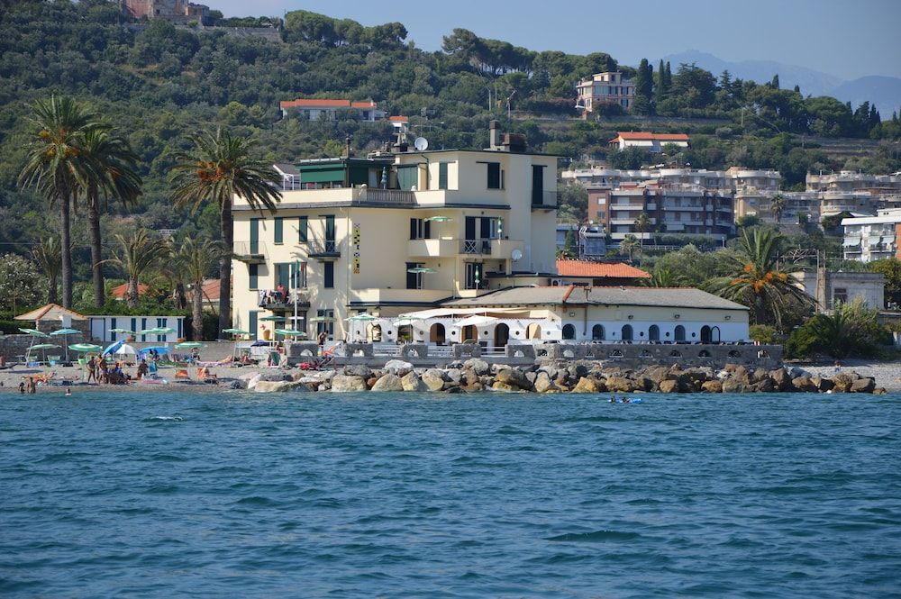 Residence Villa Miky -1 estrelas em Albenga