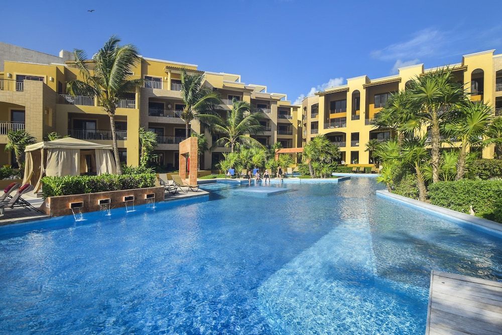 Residencia El Faro by Rentals Your Way 1