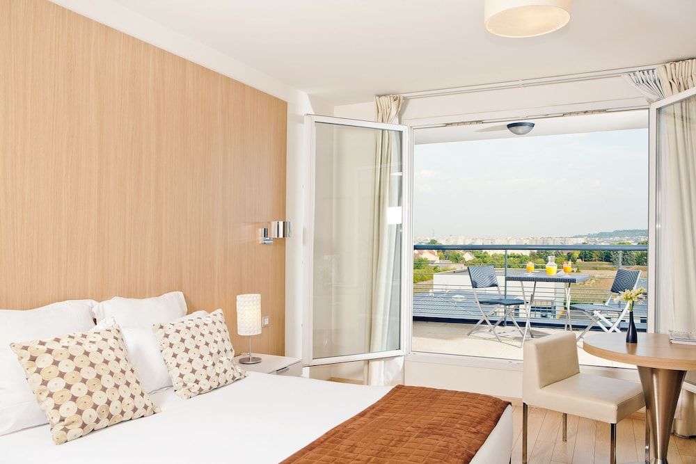 Residhome Carrieres Seine Saint Germain 1
