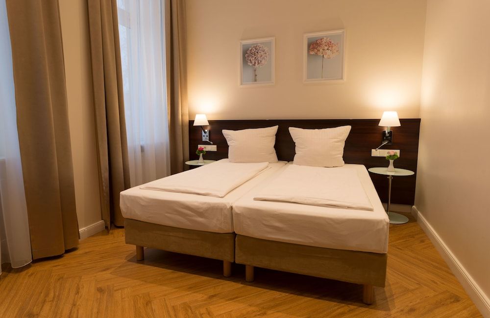 Rewari Hotel Berlin 1