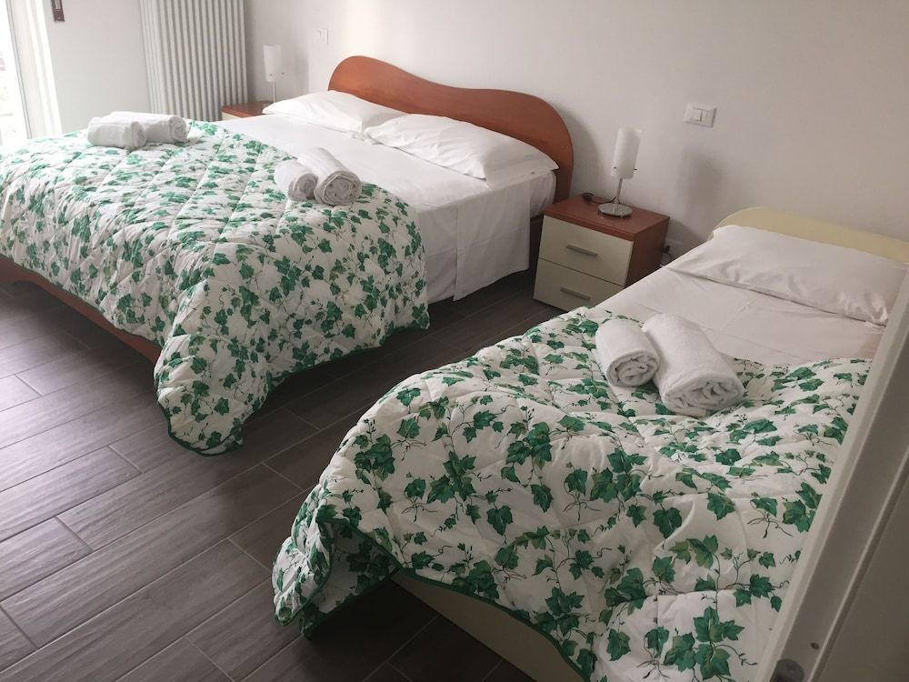 Rigoletto Apartment and Rooms 3 Rigoletto Apartment and Rooms 3