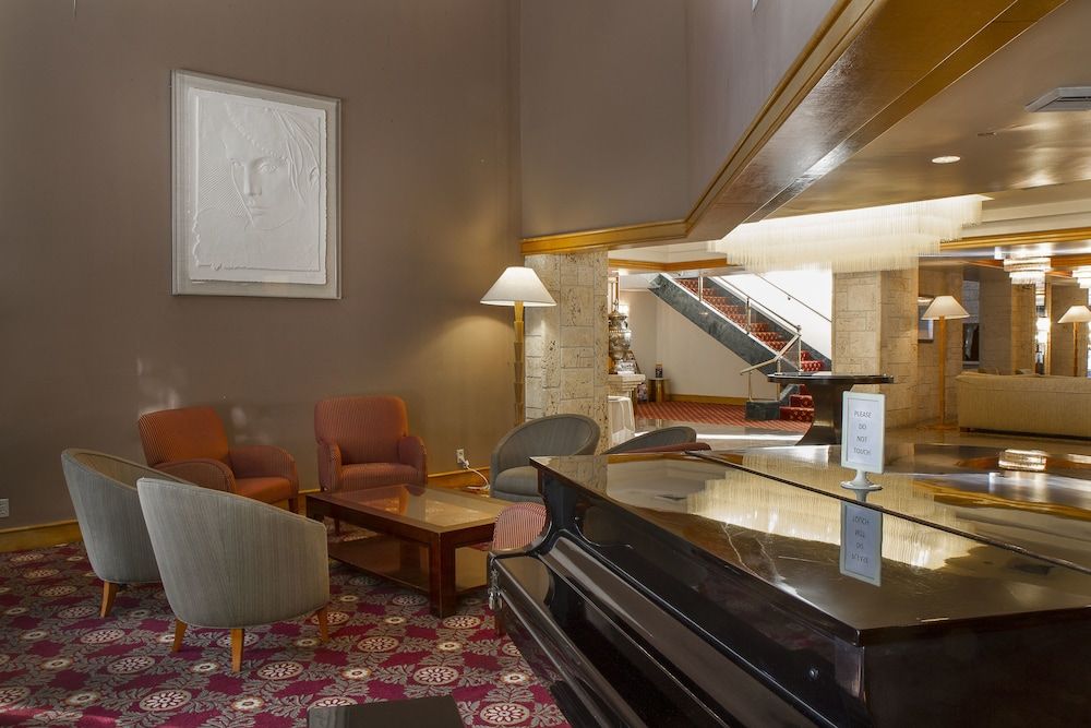 River Park Hotel & Suites 2