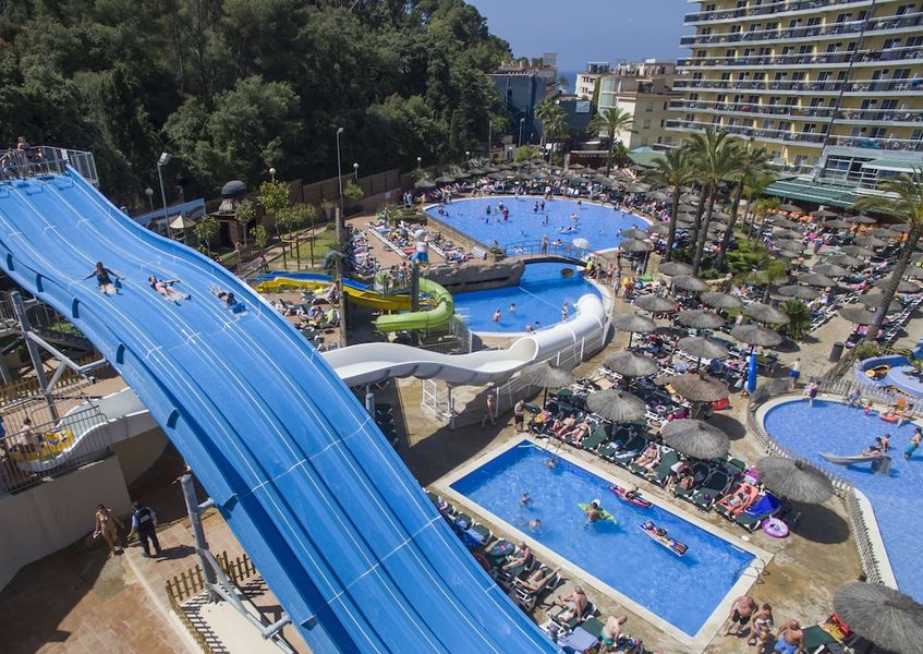 Hotel de 4* y Toboganes de Vértigo en Lloret de Mar. 💥