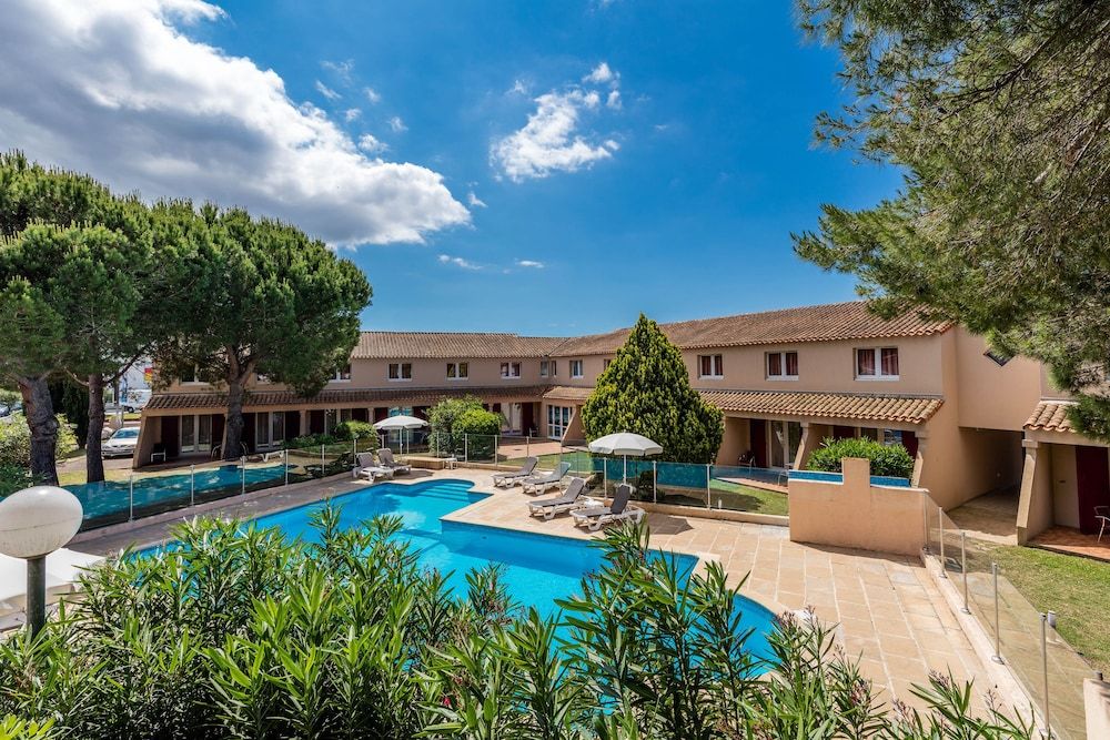 Royal Hotel Aigues Mortes 2 estrelas em Aigues-Mortes