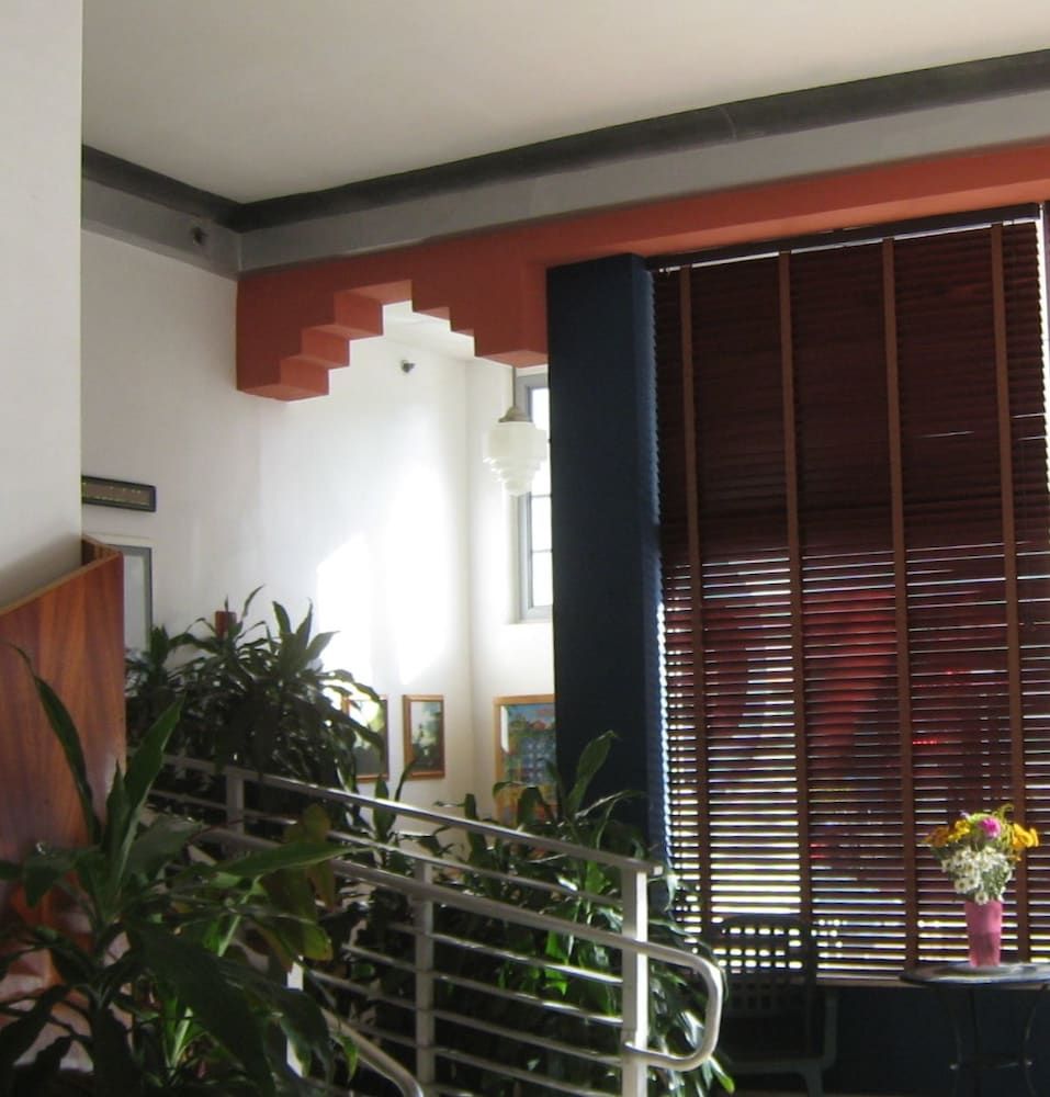 Sherbrooke All Suites Hotel 2