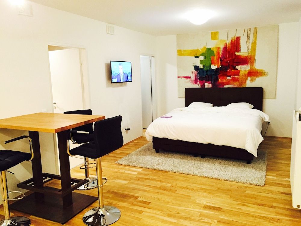 SKY9 Penthouse Apartments 3