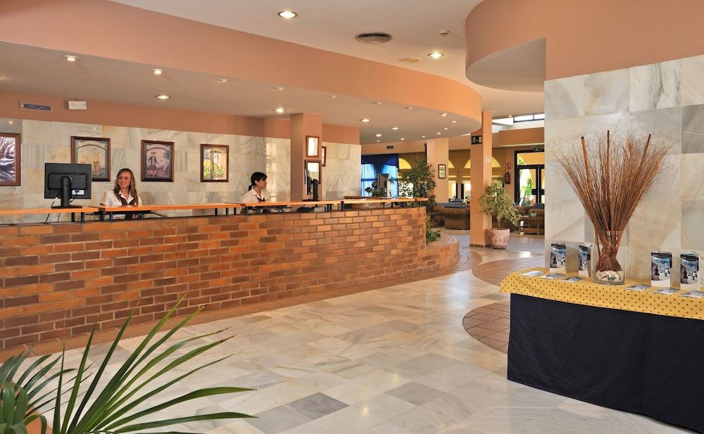 Sol Sancti Petri Aparthotel 2