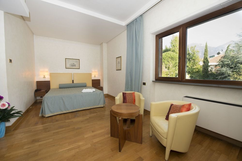 Solofra Palace Hotel Resorts 1