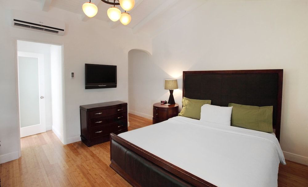 South Beach Plaza Villas 3 South Beach Plaza Villas 3