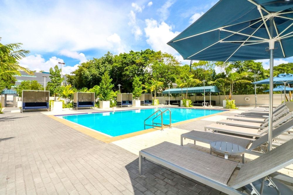 Spacious Apartment with Marina Views 1